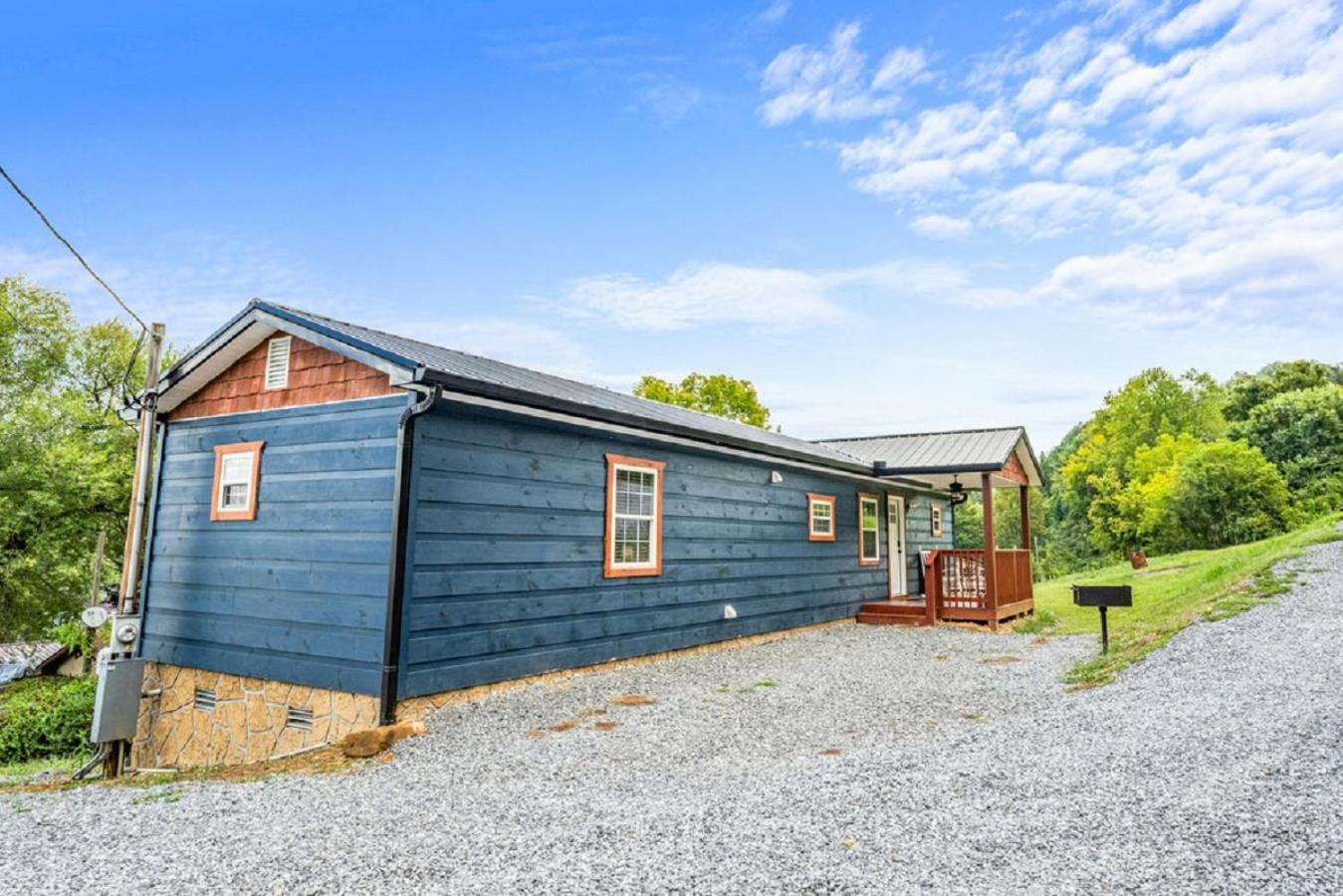 Brand New Tiny Cabin! A Bearly Adventure * Sevierville